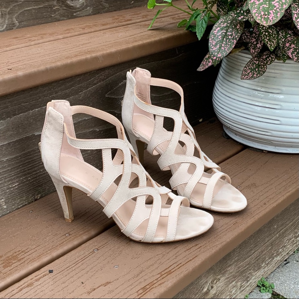 🌿 Kelly & Katie Beige/Cream Heels (size 8)